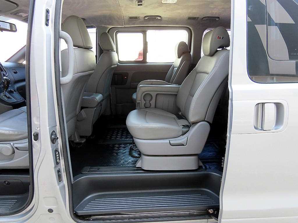 Hyundai Starex — photo 06