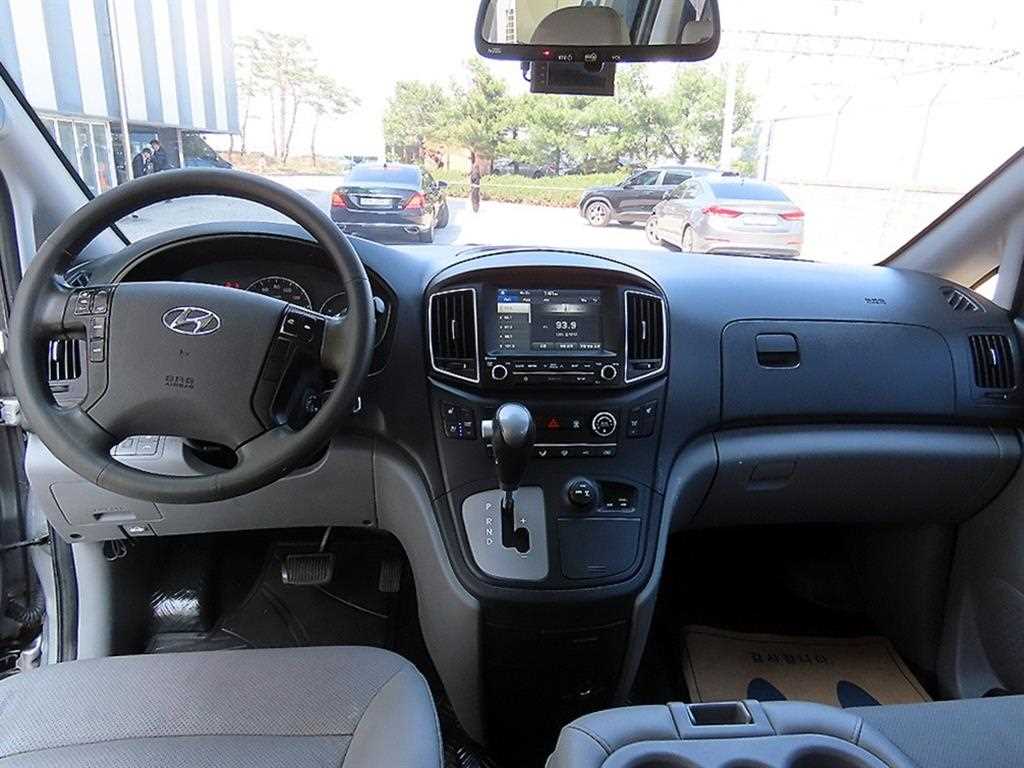 Hyundai Starex — photo 08