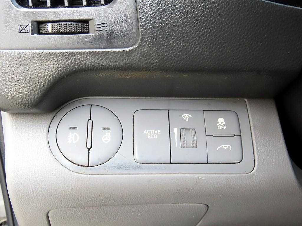 Hyundai Starex — photo 13