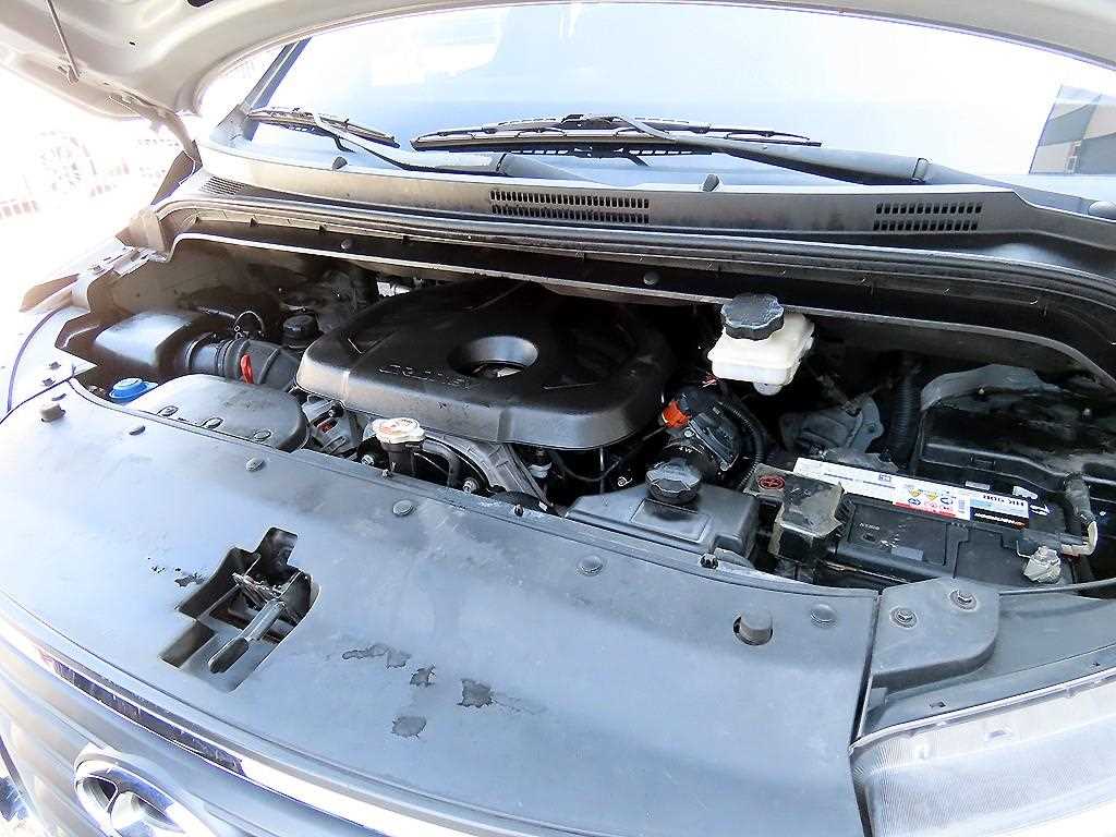 Hyundai Starex — photo 19