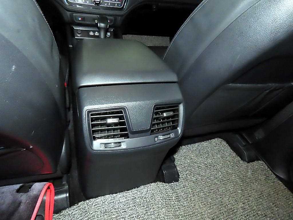 KGM Rexton — photo 16