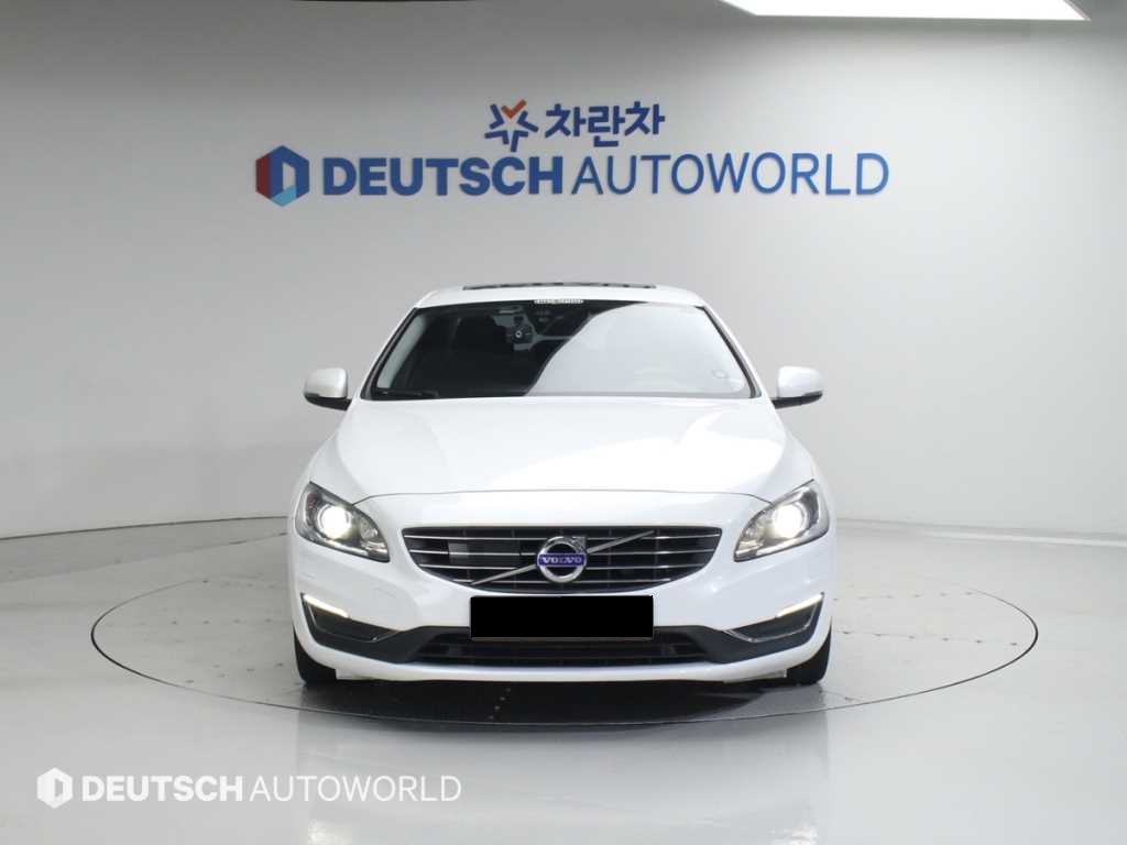 Volvo S60 — photo 03