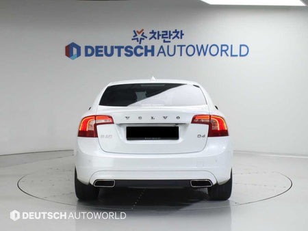 Volvo S60 — photo 04