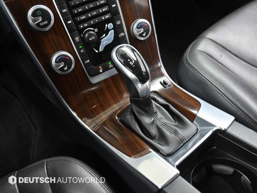 Volvo S60 — photo 09