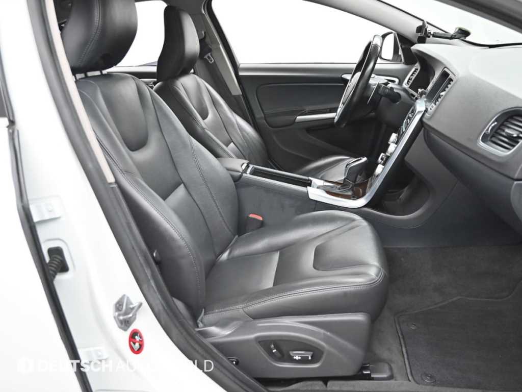 Volvo S60 — photo 10