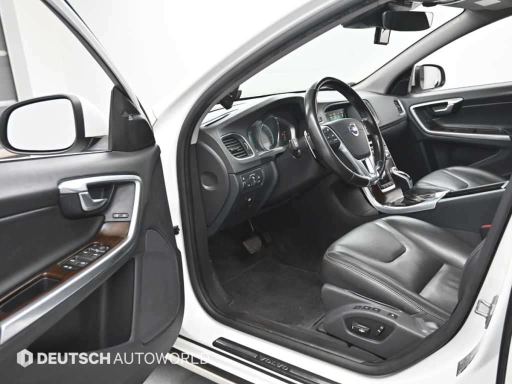 Volvo S60 — photo 11