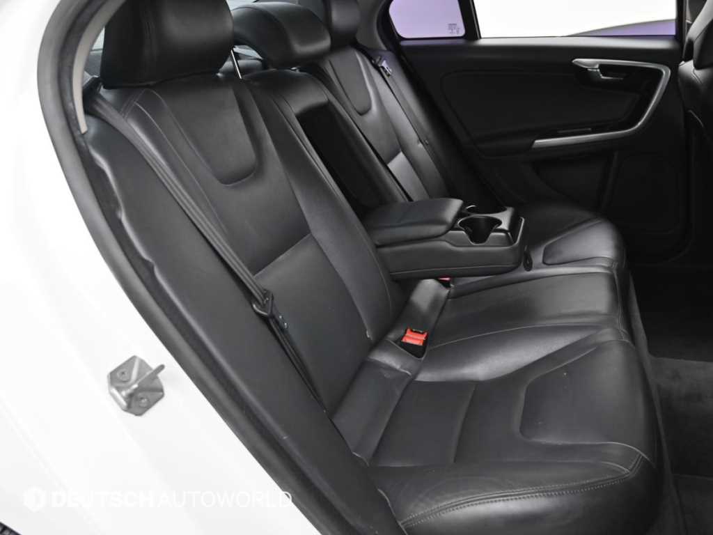Volvo S60 — photo 12