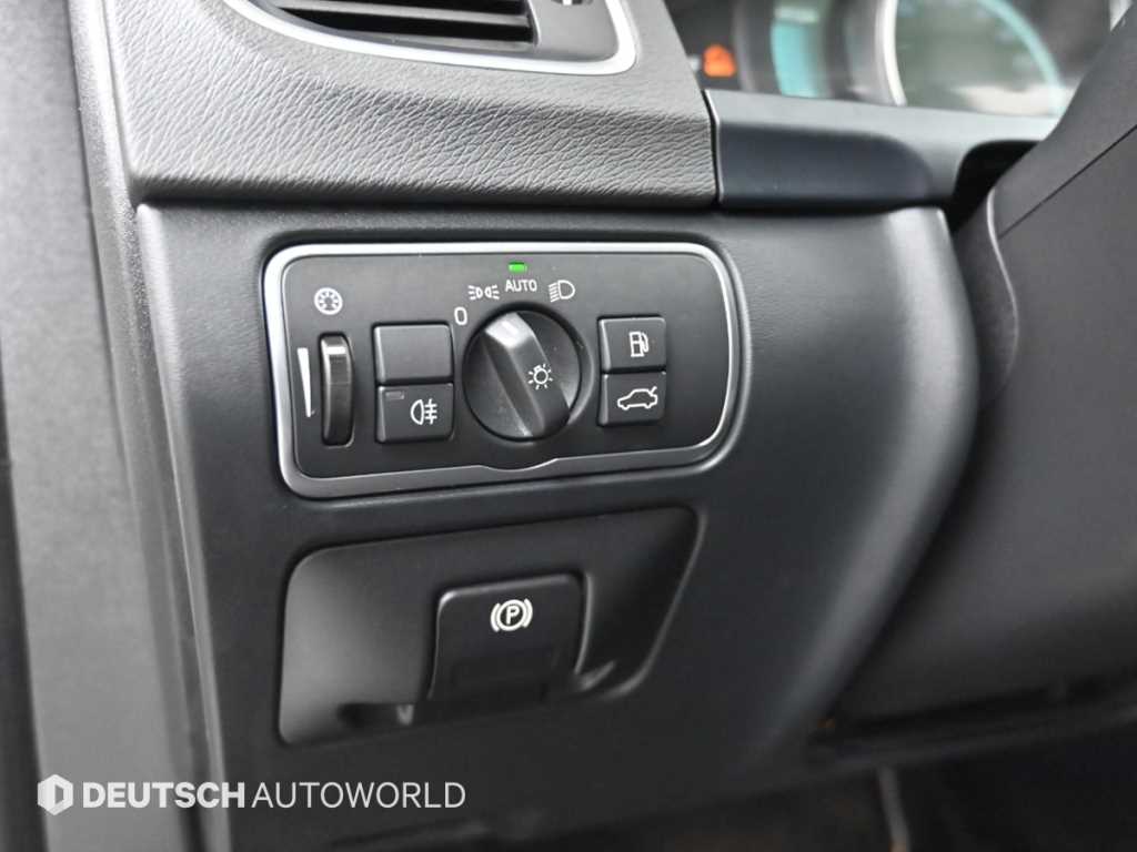 Volvo S60 — photo 17