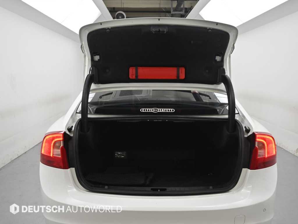 Volvo S60 — photo 20