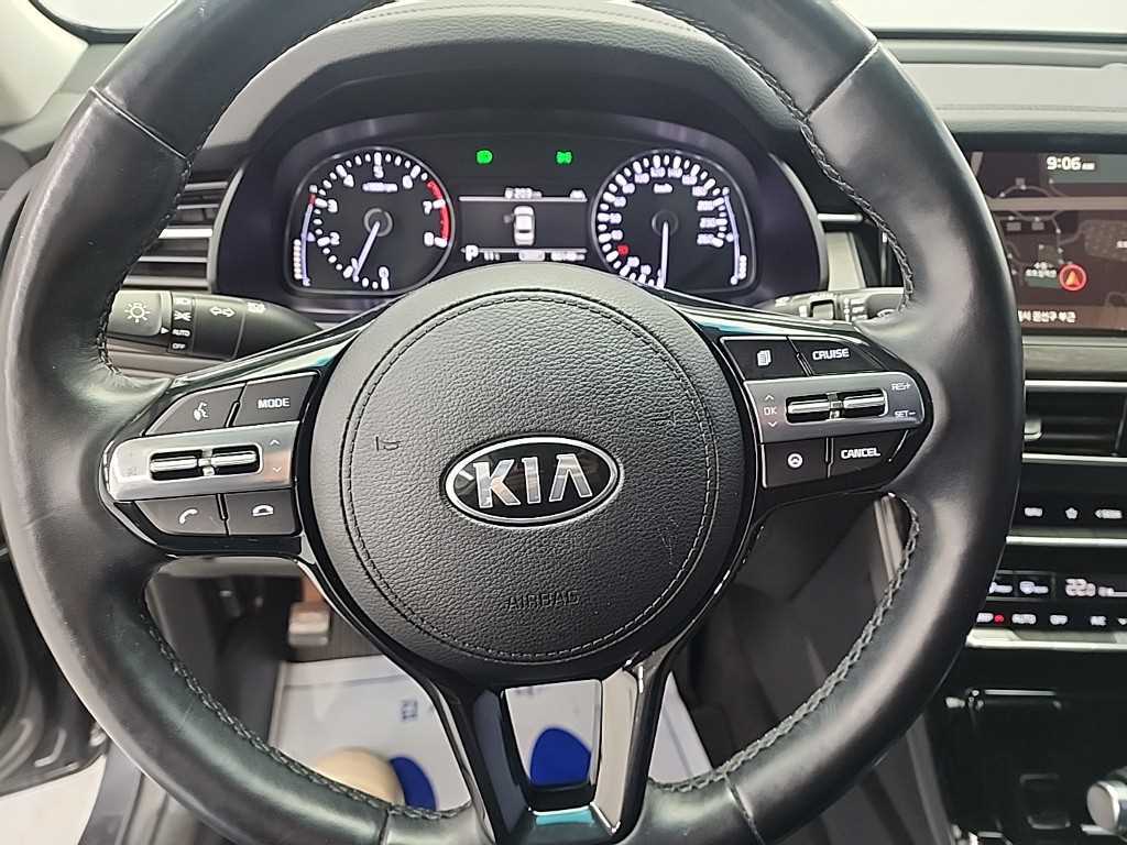 Kia K7 — photo 09