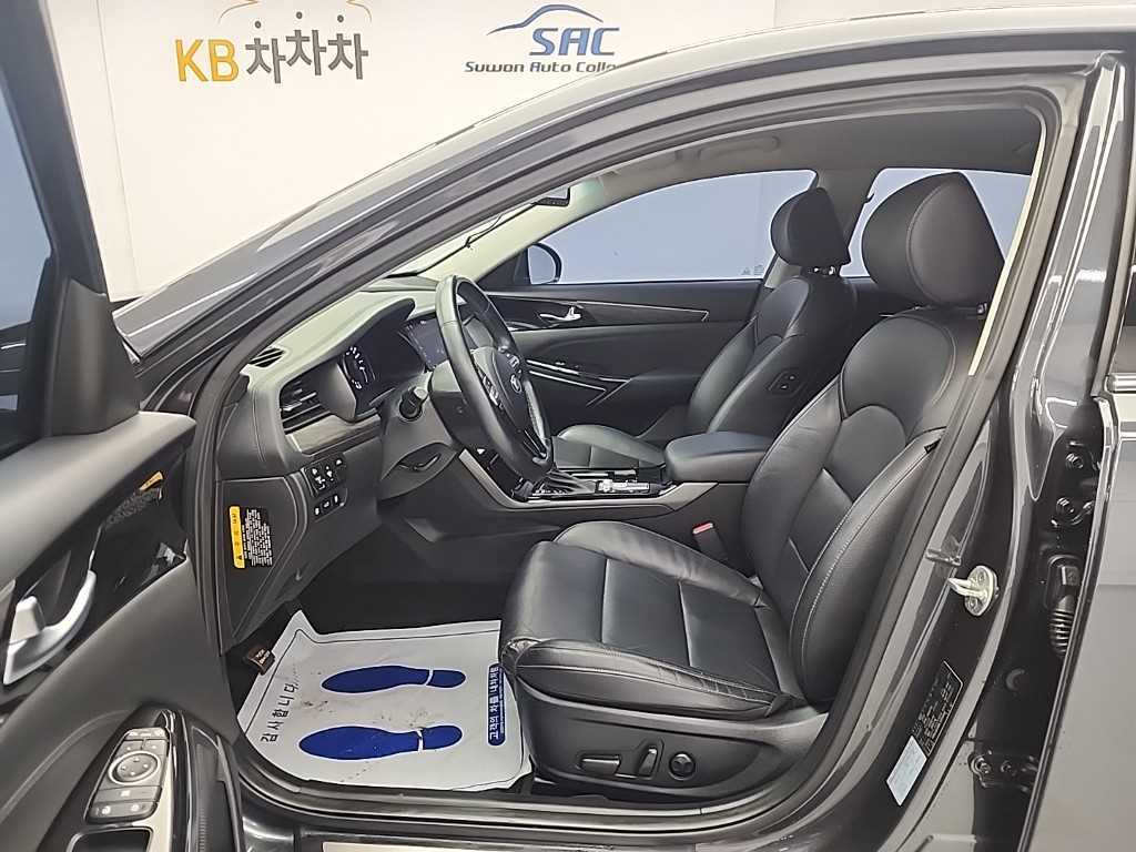 Kia K7 — photo 11