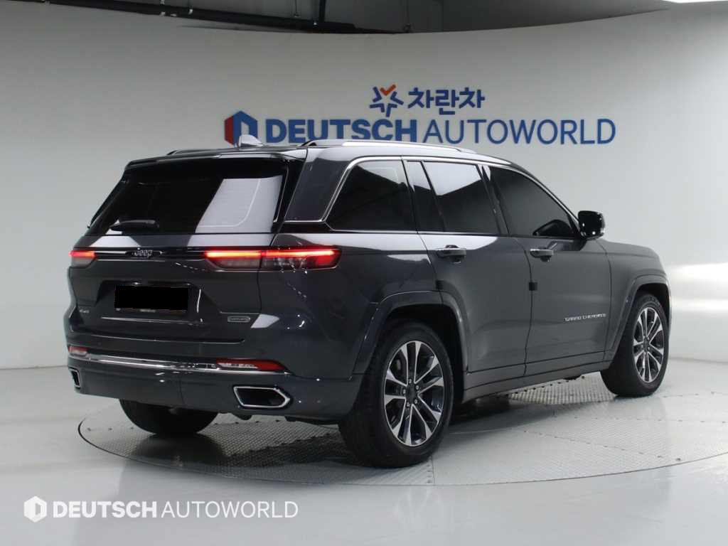 Jeep Cherokee — photo 02