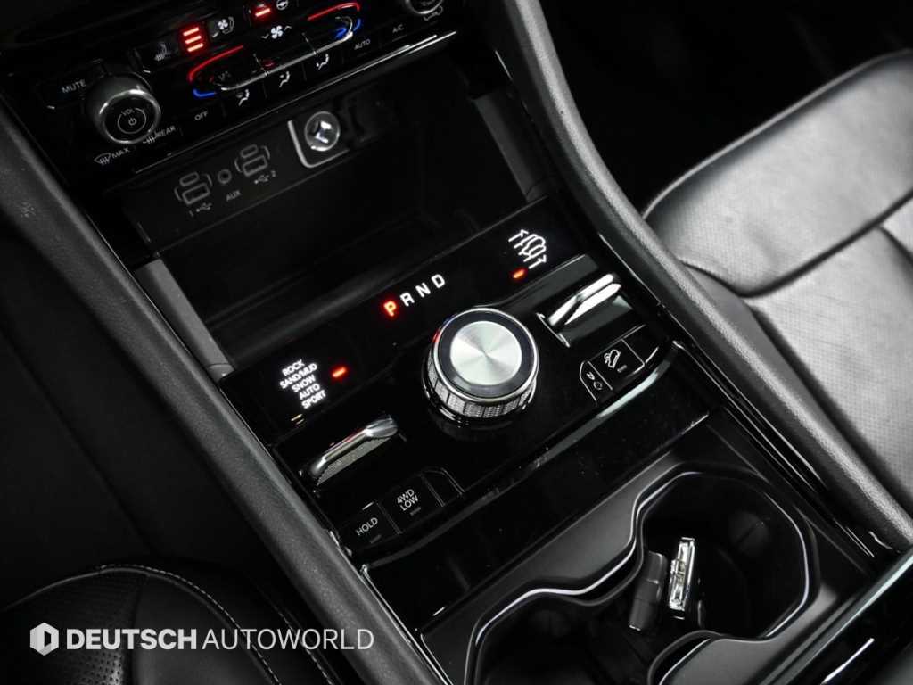 Jeep Cherokee — photo 09