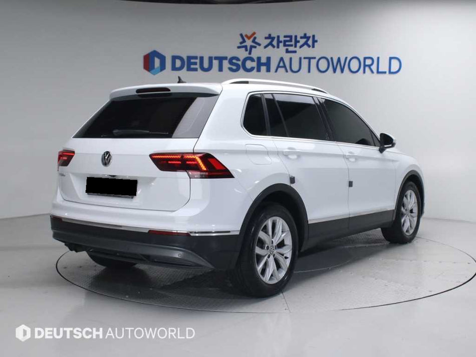 Volkswagen Tiguan — photo 02