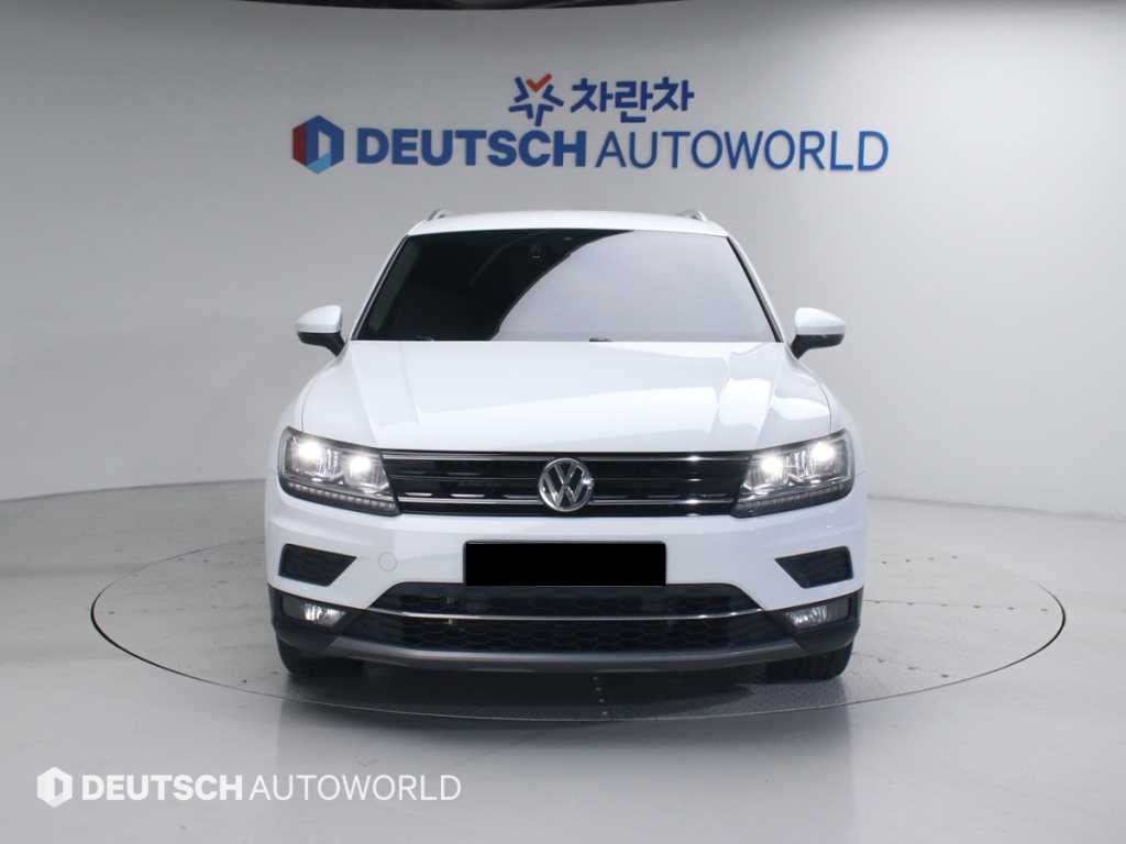 Volkswagen Tiguan — photo 03