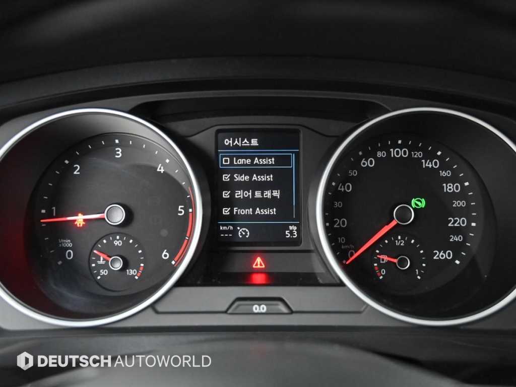 Volkswagen Tiguan — photo 08