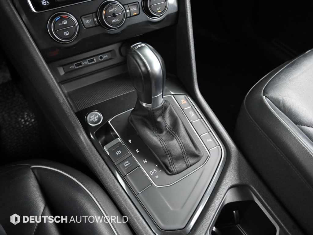 Volkswagen Tiguan — photo 09