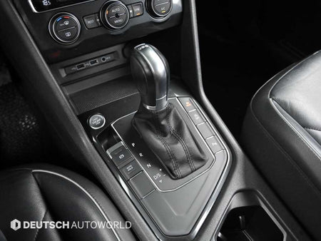 Volkswagen Tiguan — photo 09