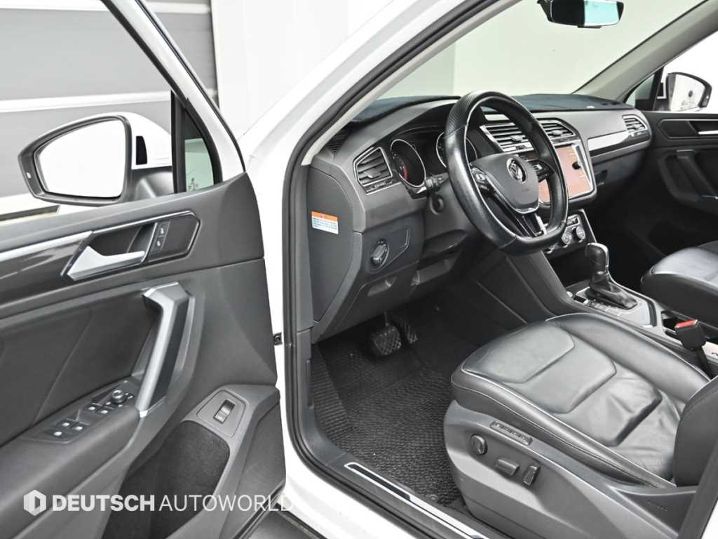 Volkswagen Tiguan — photo 11