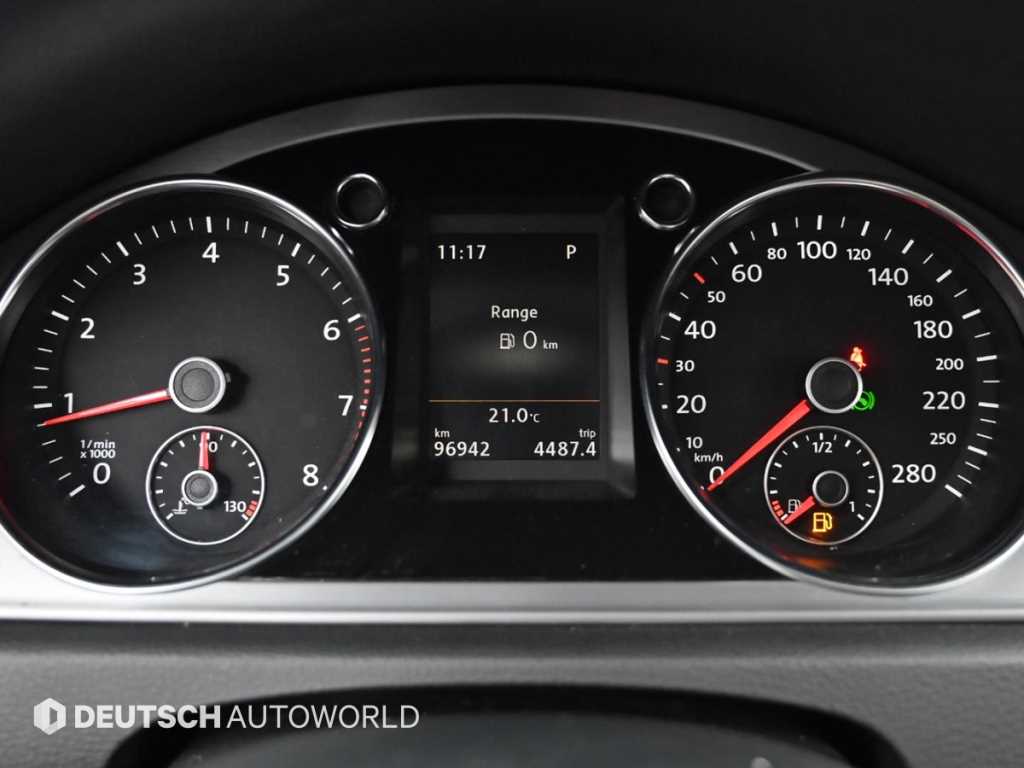 Volkswagen CC — photo 08