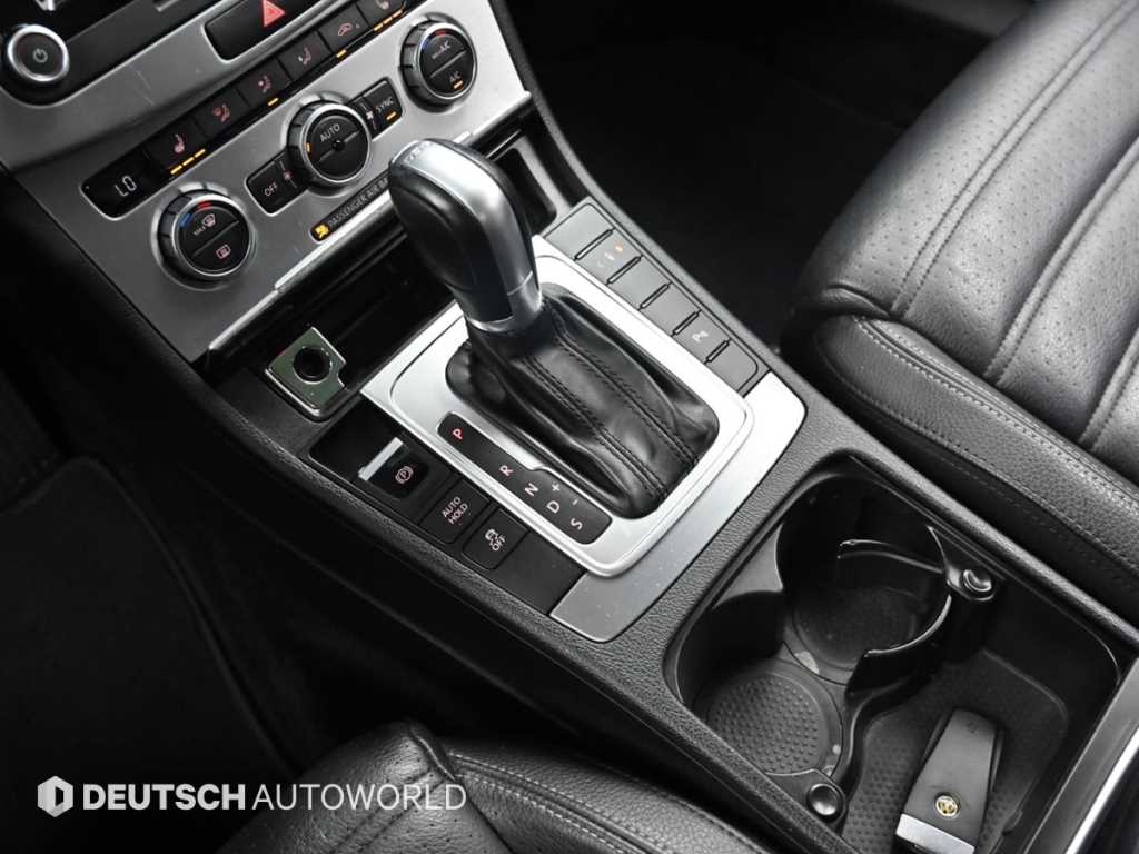Volkswagen CC — photo 09