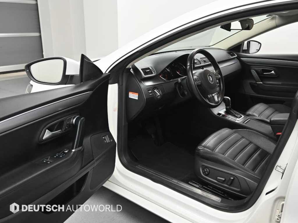 Volkswagen CC — photo 11