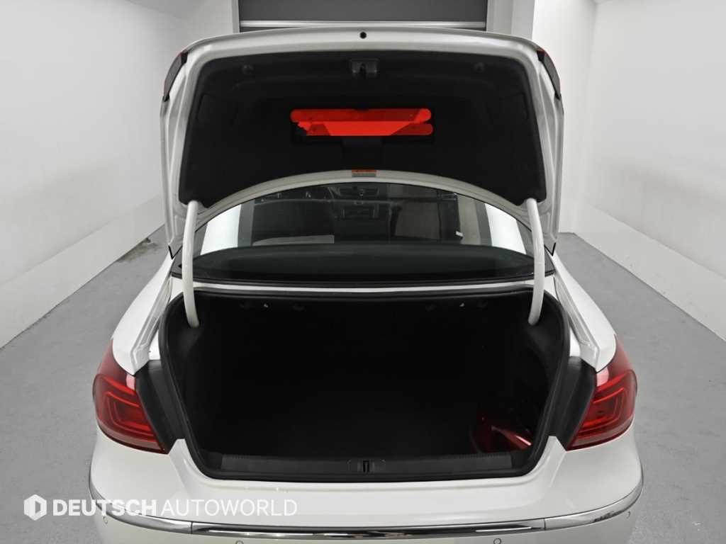 Volkswagen CC — photo 19