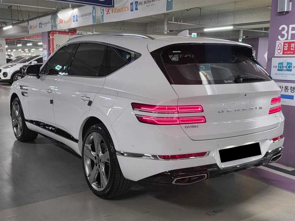Genesis GV80 — photo 05