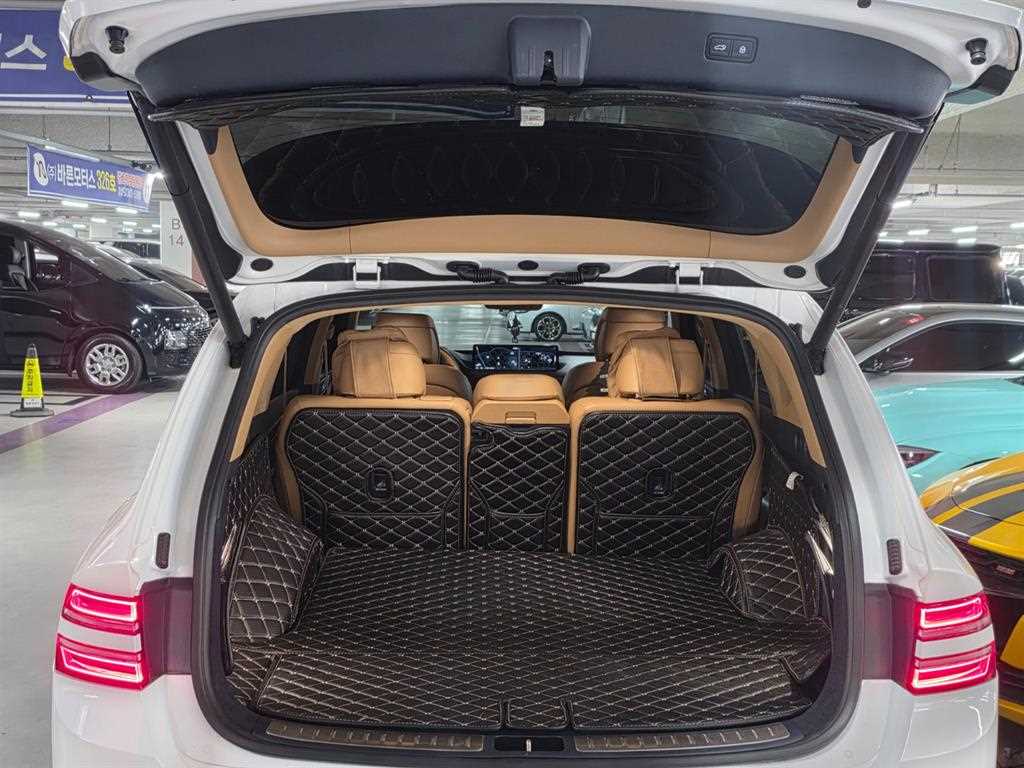 Genesis GV80 — photo 07