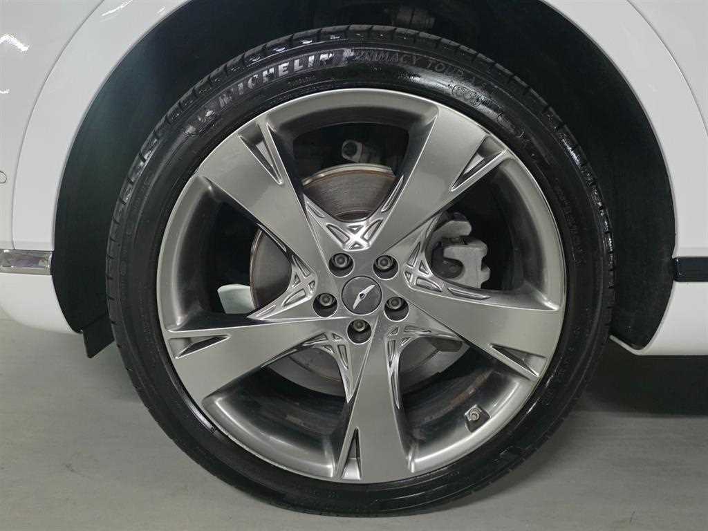 Genesis GV80 — photo 17