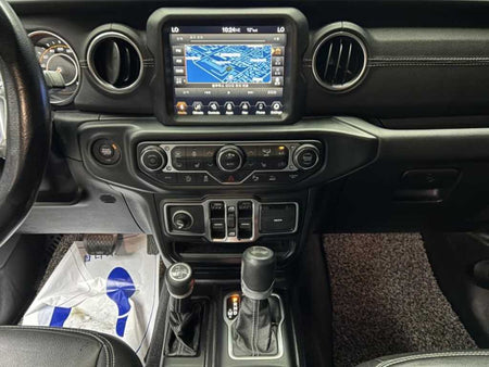 Jeep Wrangler — photo 12