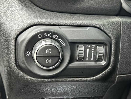 Jeep Wrangler — photo 14