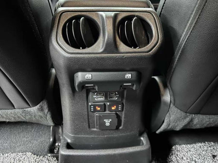 Jeep Wrangler — photo 15