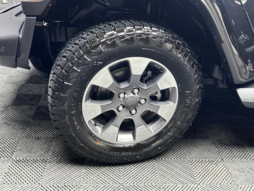 Jeep Wrangler — photo 19