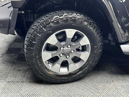 Jeep Wrangler — photo 19