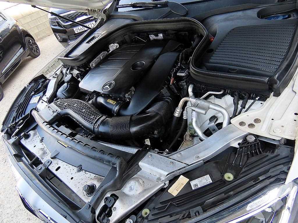 Mercedes-Benz GLC-Class — photo 19