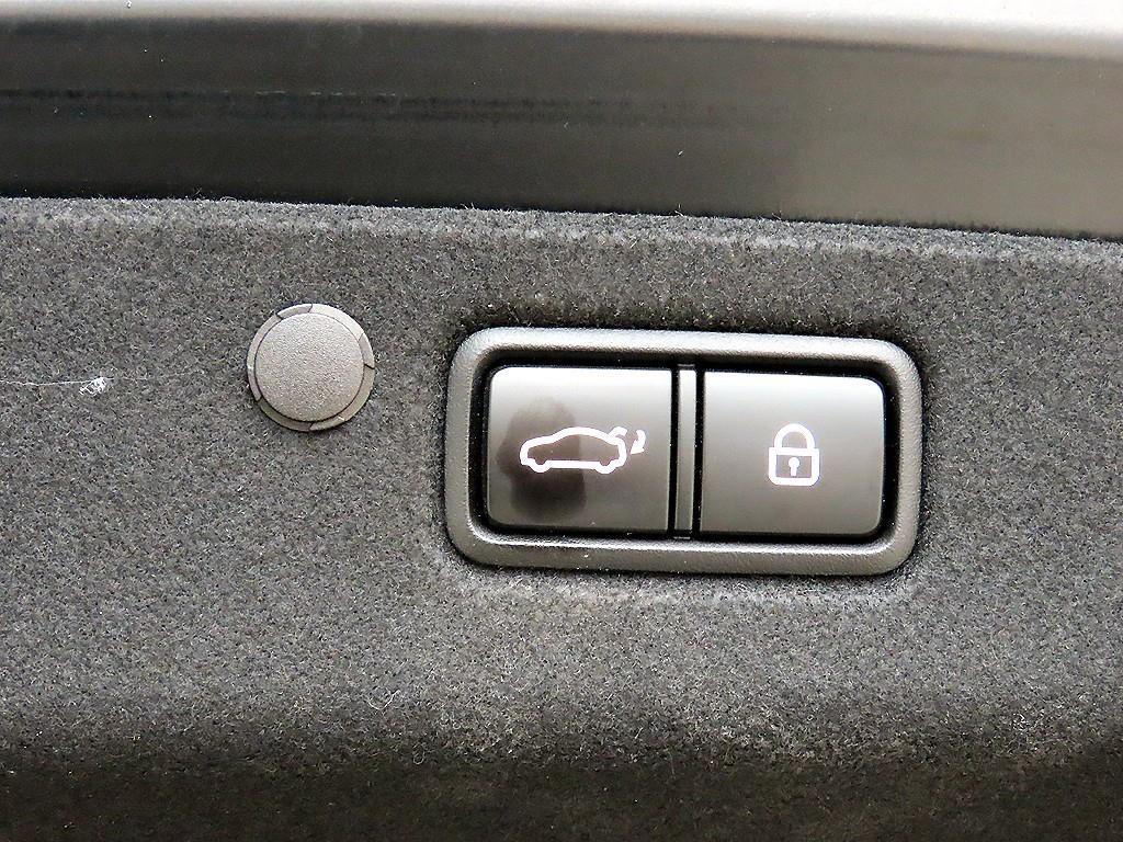 Hyundai Grandeur — photo 17