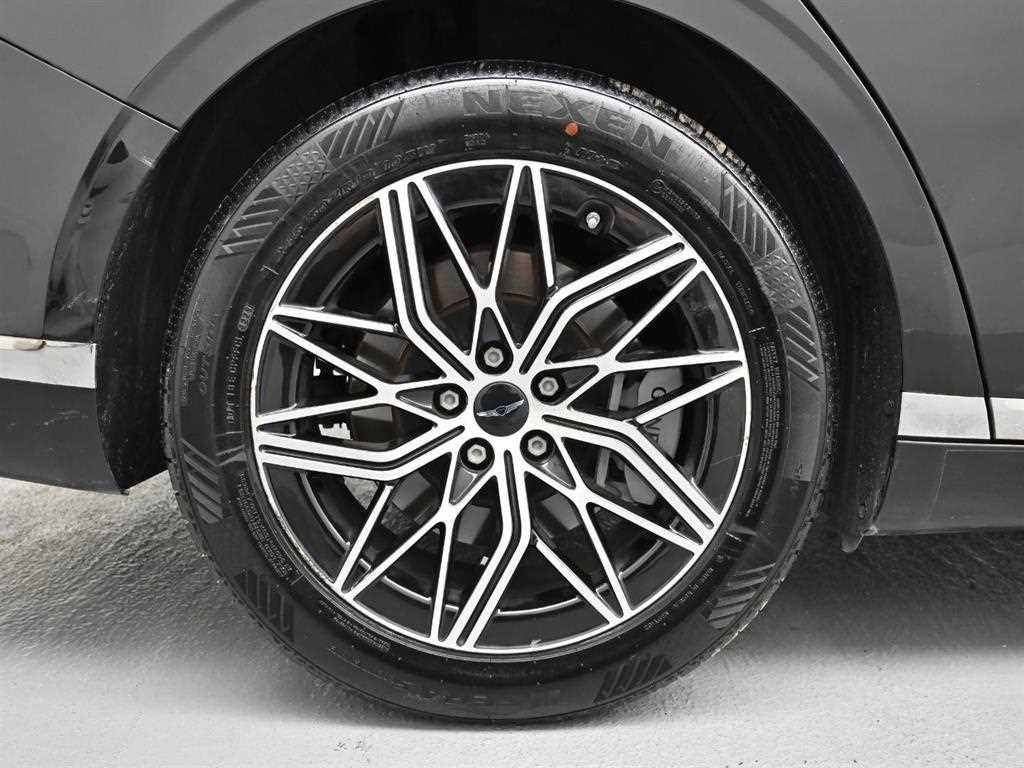 Genesis G90 — photo 05