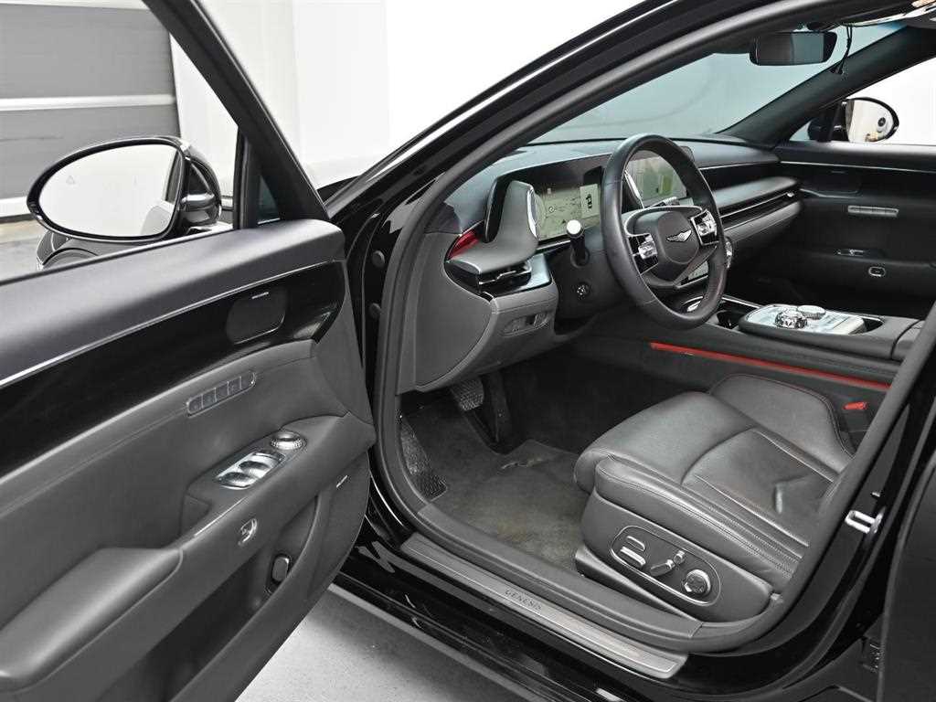 Genesis G90 — photo 11