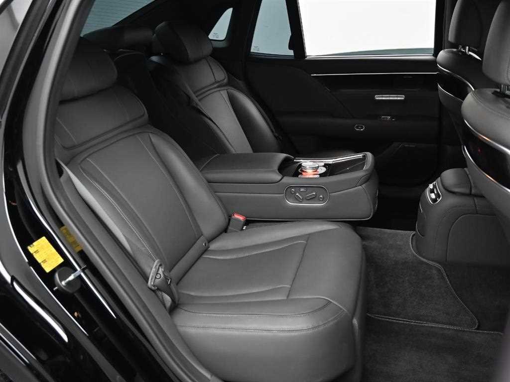 Genesis G90 — photo 12