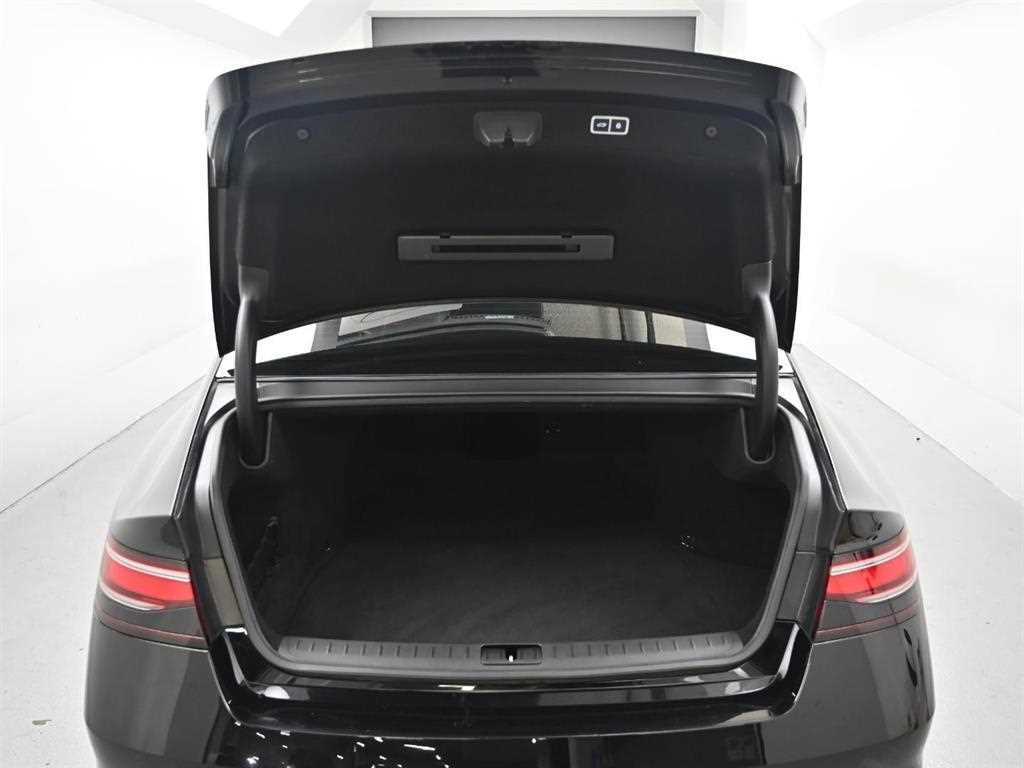 Genesis G90 — photo 20