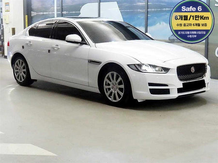 Jaguar XE — photo 01