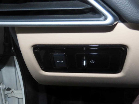 Jaguar XE — photo 13