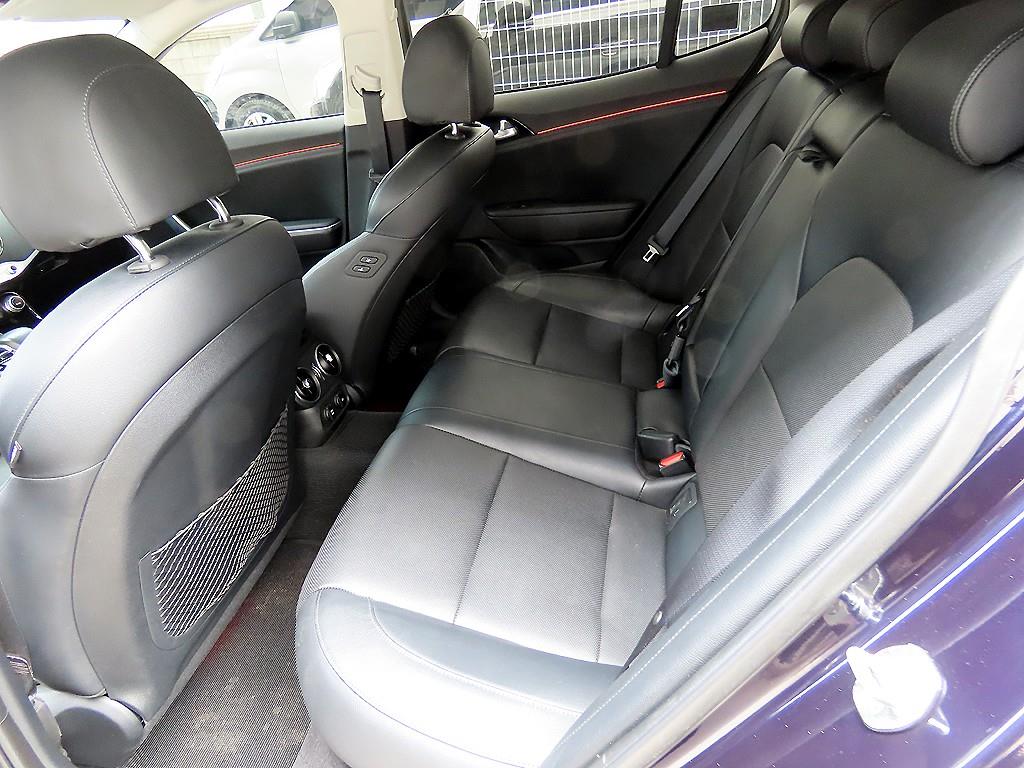 Kia Stinger — photo 06