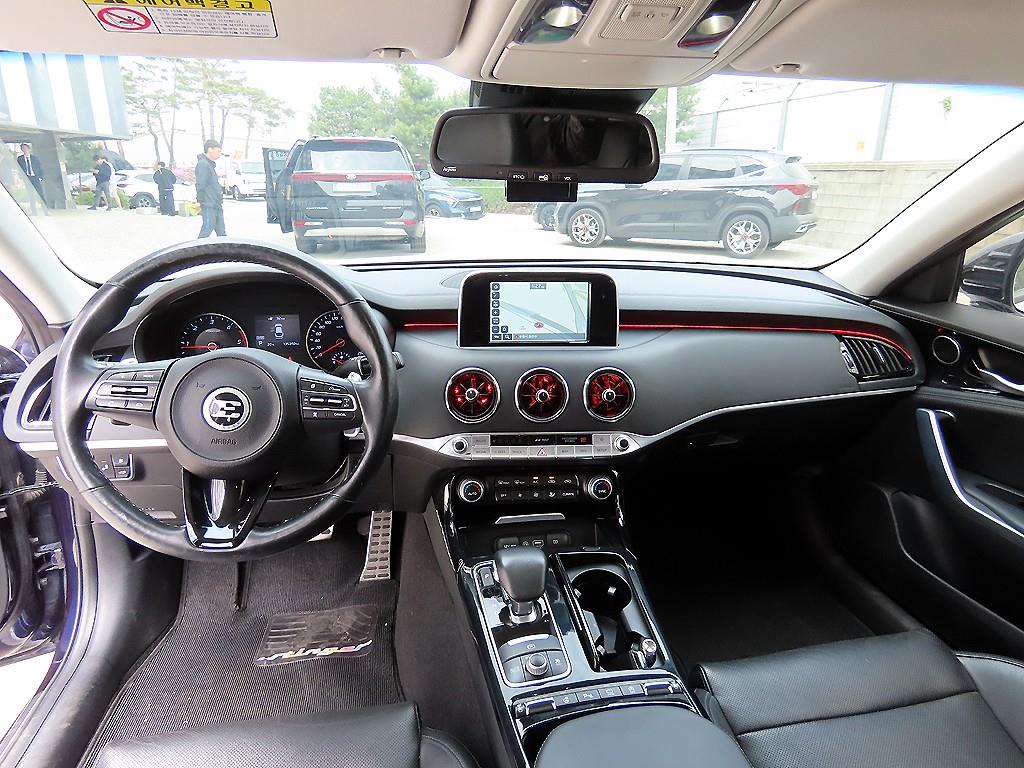 Kia Stinger — photo 07