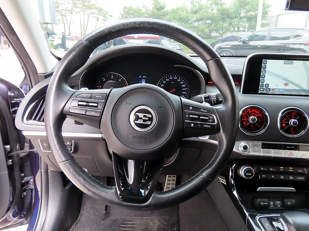 Kia Stinger — photo 08