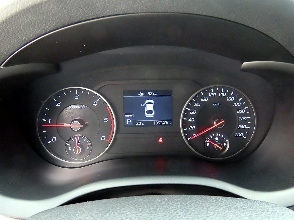Kia Stinger — photo 09