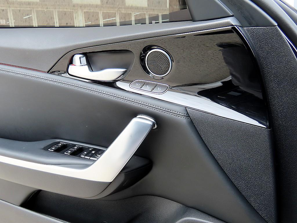 Kia Stinger — photo 12