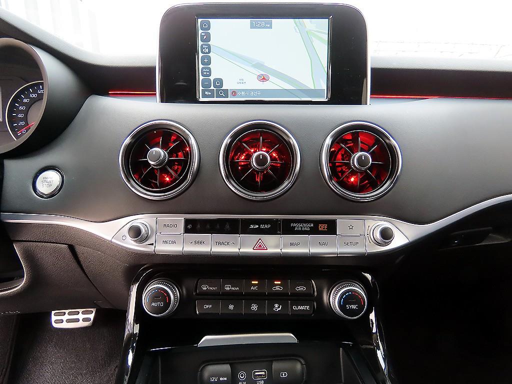 Kia Stinger — photo 14
