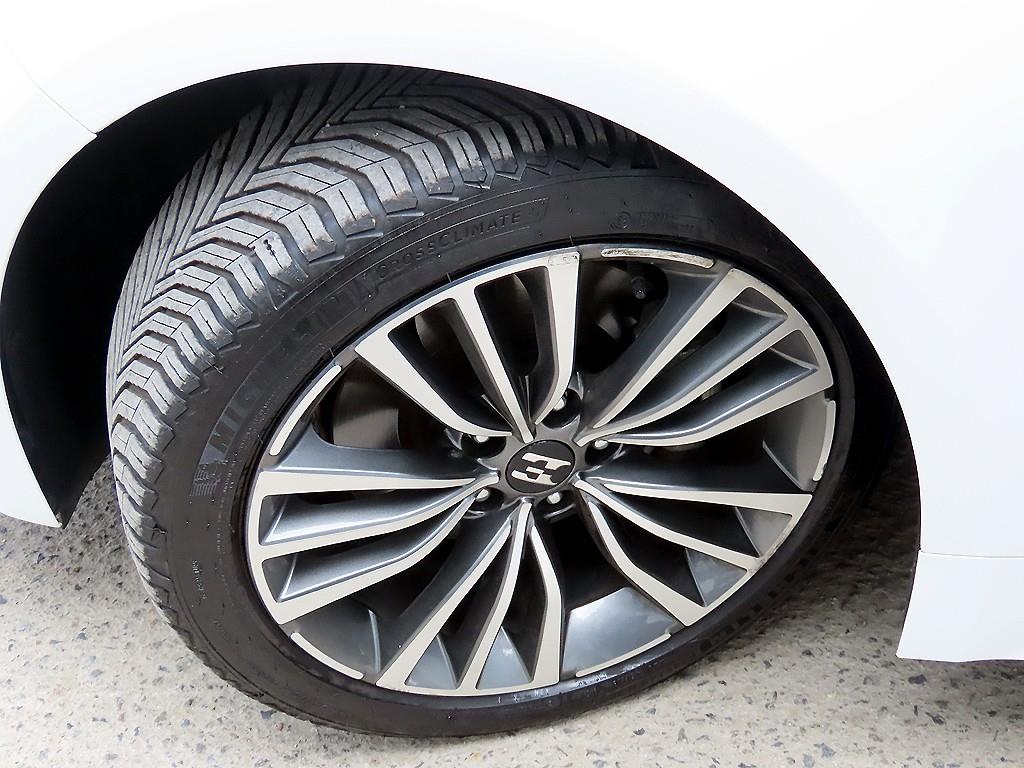 Kia Stinger — photo 20